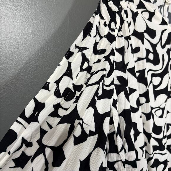 Terra & Sky Black & White Floral Boho Peasant Top - 3X 24/26 - Women's Plus Size - Picture 3 of 7